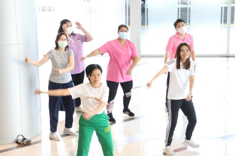 ชาว พม. แดนซ์ต่อไม�
