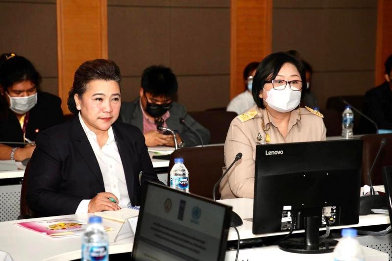 ปลัด พม. นำทีมหารื�