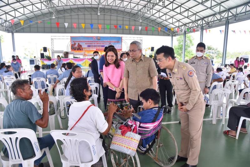 ปลัด พม. ลงพื้นที่�