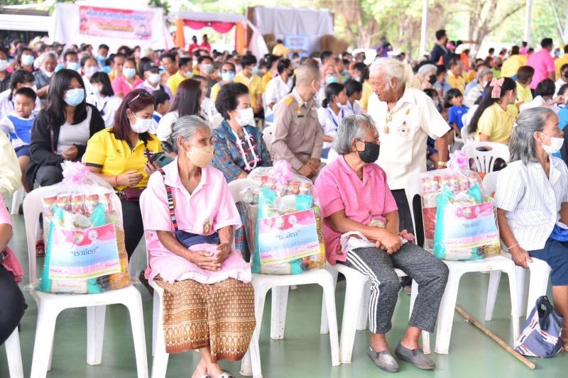 ปลัด พม. ลงพื้นที่�