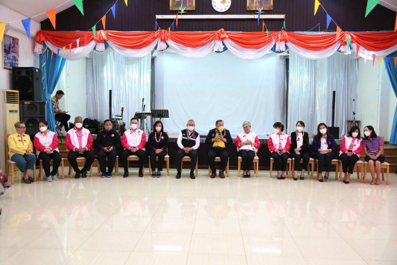 รมว.พม. นำทีมผู้บร�