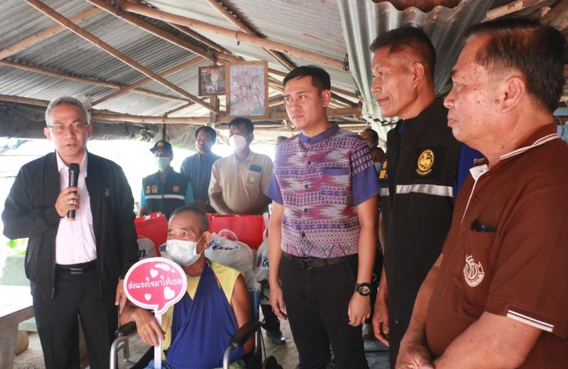 ปลัด พม. ลงพื้นที่�
