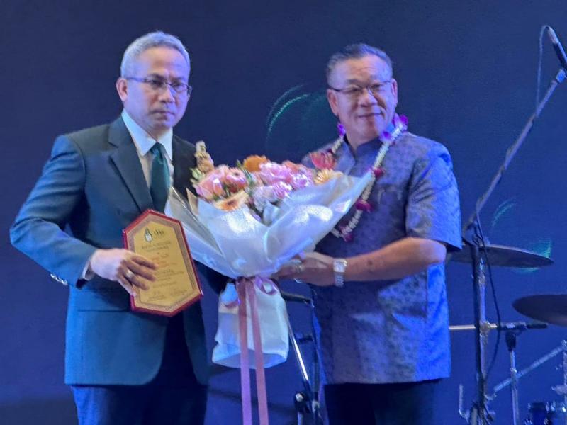 ปลัด พม. ร่วมคืนสู�