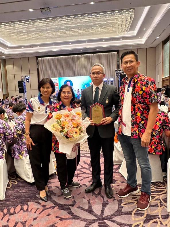 ปลัด พม. ร่วมคืนสู�