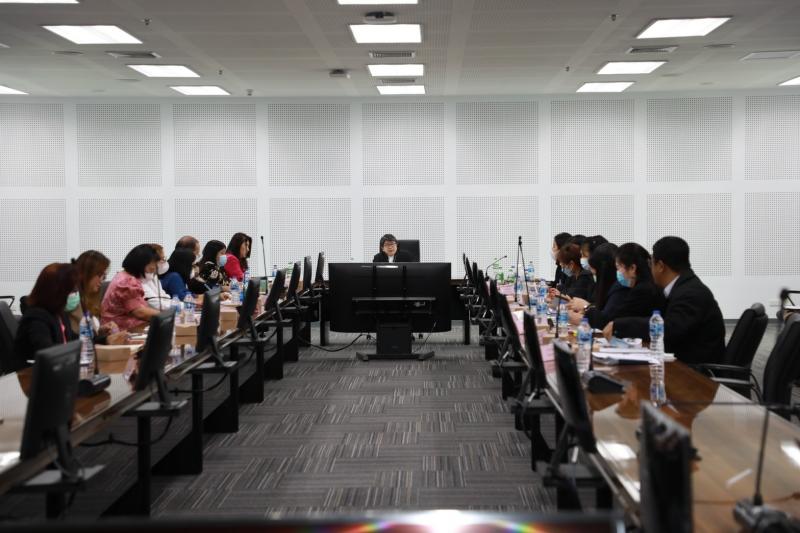 อังคณา รองปลัดกระ�