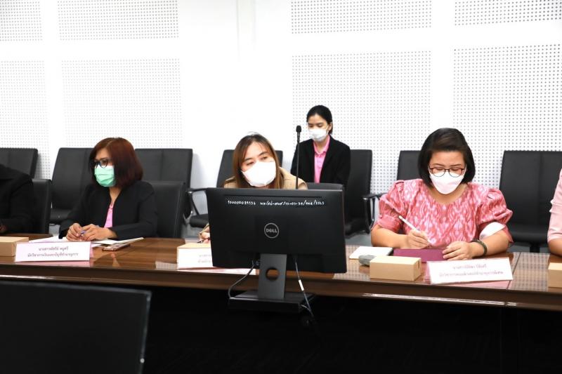อังคณา รองปลัดกระ�