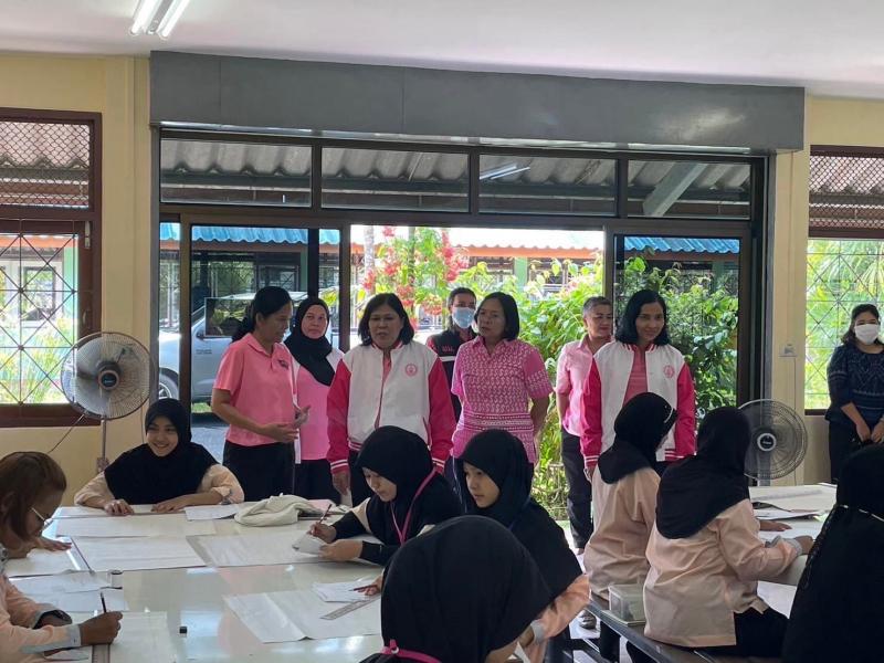 อุไร ผู้ตรวจราชกา�