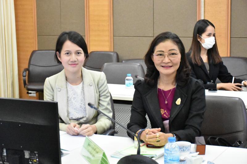 รองปลัด พม. ประชุม�