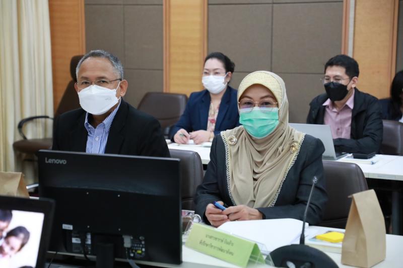 พม.เข้าประชุมนำเส�