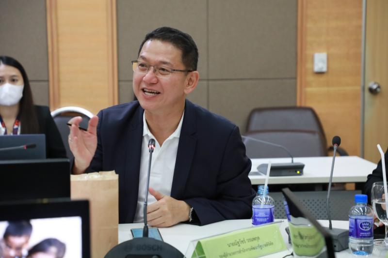 พม.เข้าประชุมนำเส�
