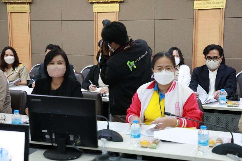 ปลัด พม. เป็นประธา�