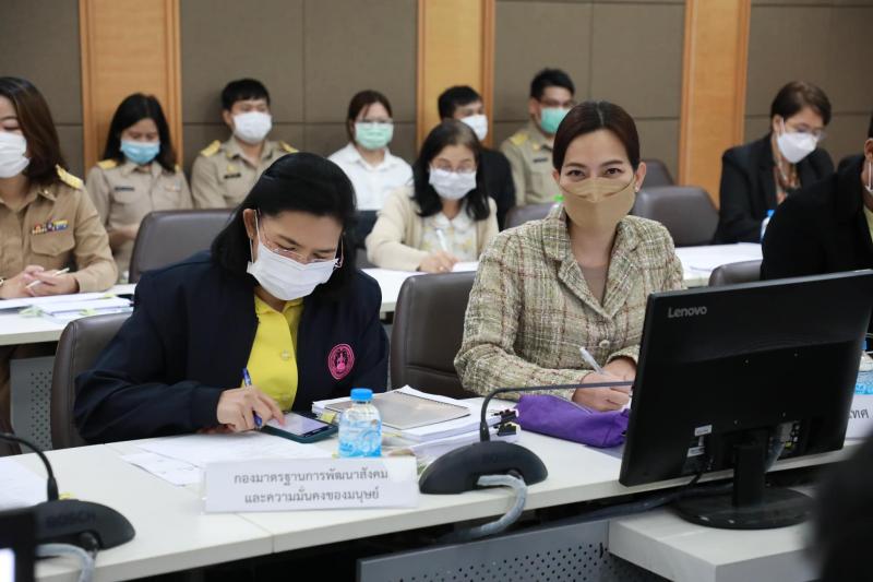 ปลัด พม. เป็นประธา�