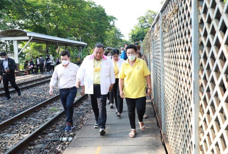 พม. มอบอุปกรณ์การเ