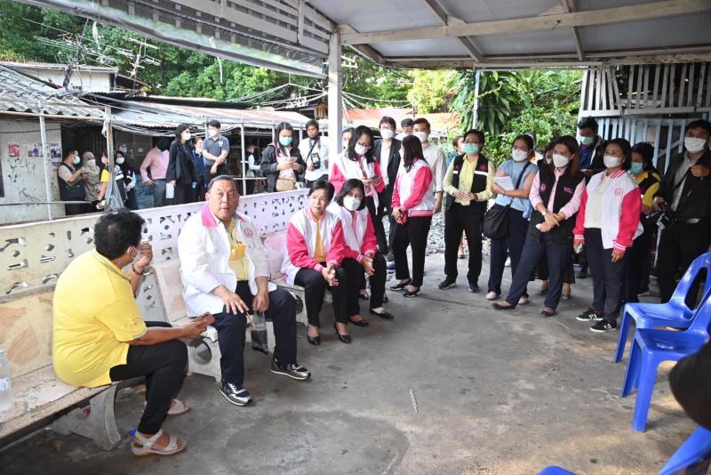 พม. มอบอุปกรณ์การเ