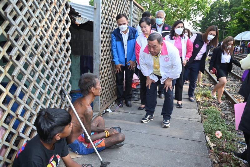 พม. มอบอุปกรณ์การเ