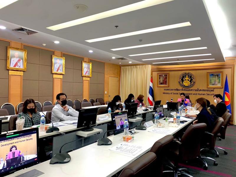 กระทรวง พม. ร่วมผล�