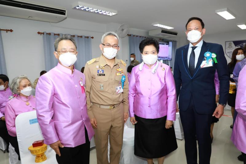 ปลัด พม. เข้ารับพร�