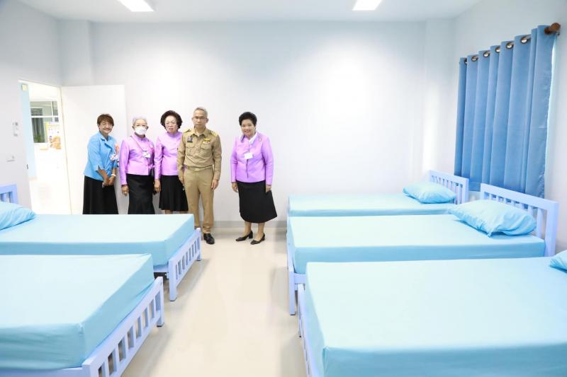 ปลัด พม. เข้ารับพร�