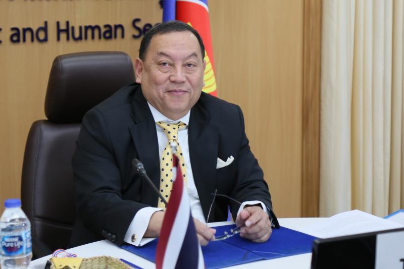 รมว. พม. พร้อมคณะผู�