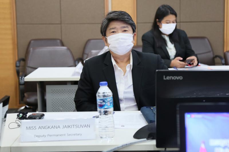 รมว. พม. พร้อมคณะผู�