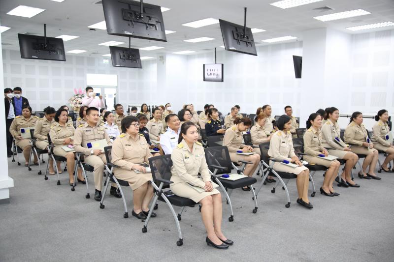 พม. มอบประกาศนียบั