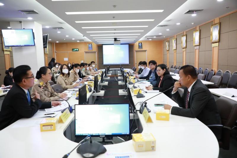รองปลัด พม. ธนสุนท�