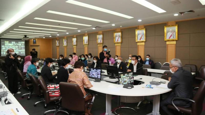 ปลัด พม. เตรียมรื้�