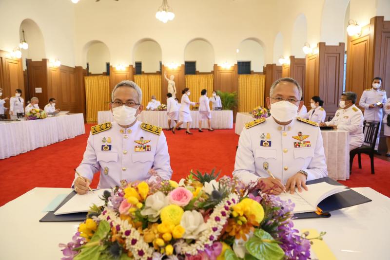 พม. ร่วมลงนามถวายพ