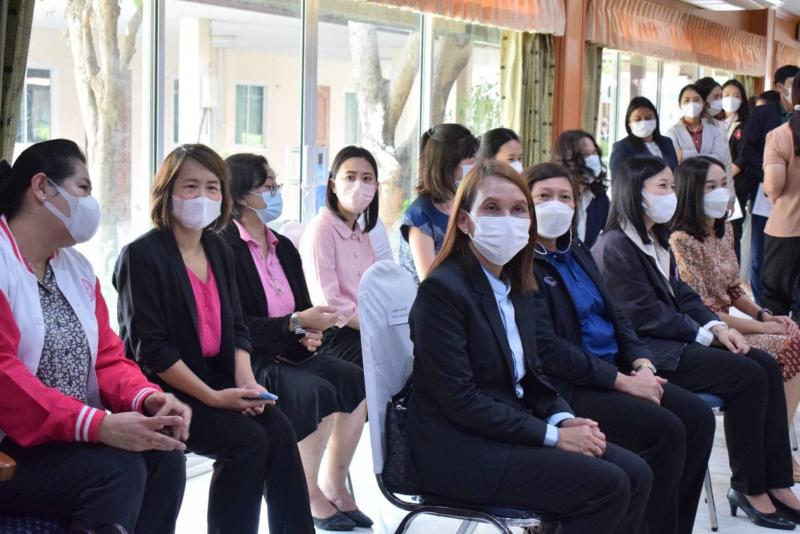 พม. ร่วมกับมูลนิธิ