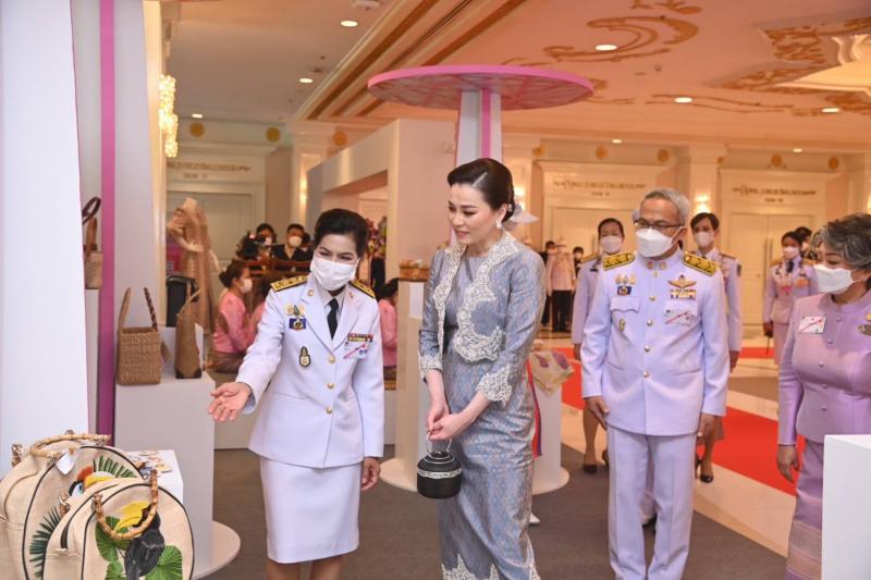 พม. ร่วมกับ สภาสมา�