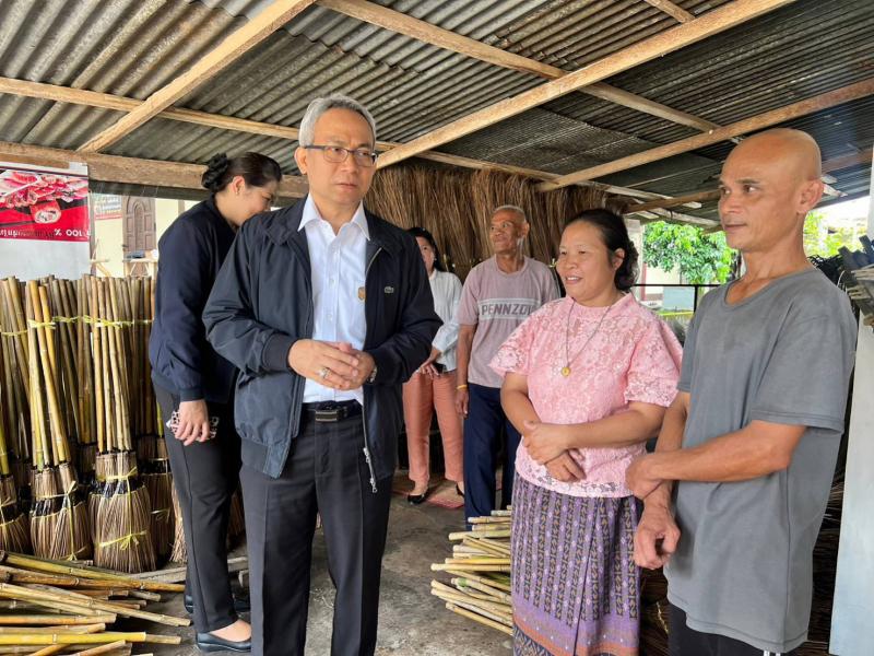 ปลัด พม. นำทีม ลงพื�