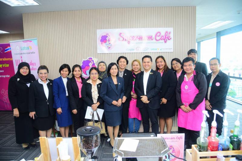 วราวุธ รมว.พม. แนะก�