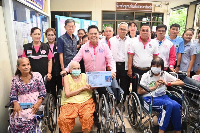 วราวุธ รมว.พม. แนะด�