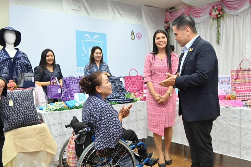 วราวุธ รมว.พม. หนุน�