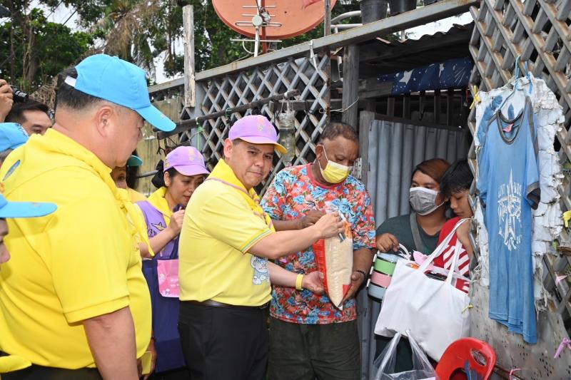 วราวุธ รมว.พม. นำที�