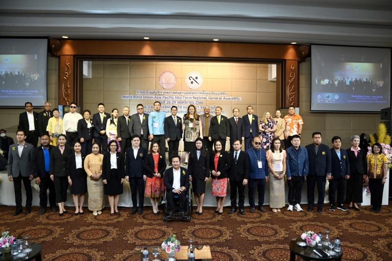 วราวุธ รมว.พม. ย้ำไ�