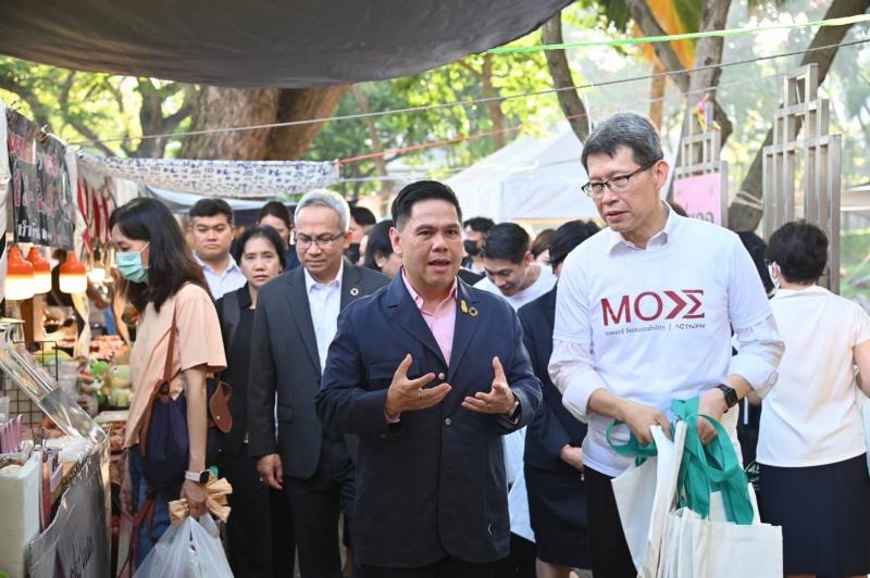 วราวุธ รมว.พม. นำที�