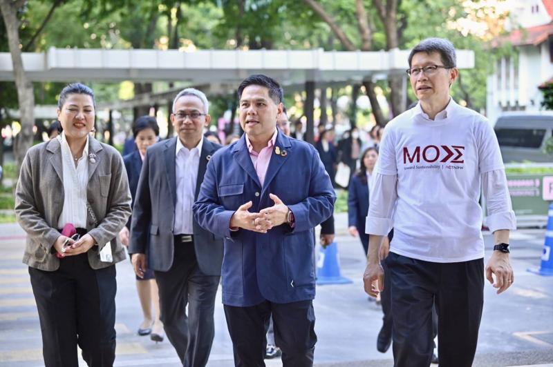 วราวุธ รมว.พม. นำที�