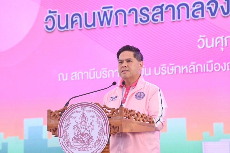 วราวุธ รมว.พม. เปิด�