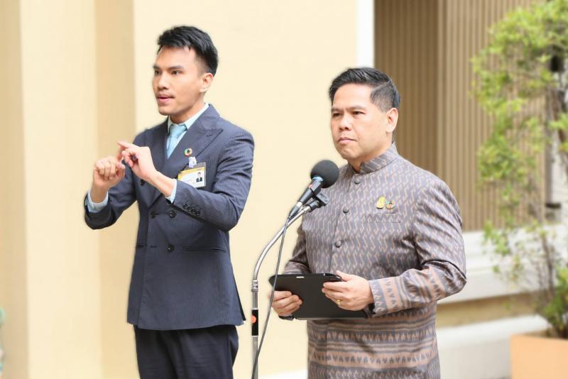 วราวุธ รมว.พม. สร้า�