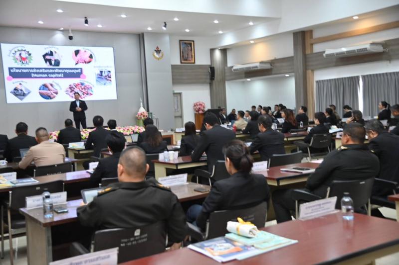 วราวุธ รมว.พม. ปาฐก�