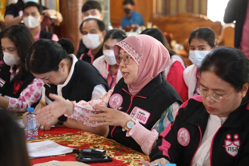 รองปลัด พม. ลงพื้น�