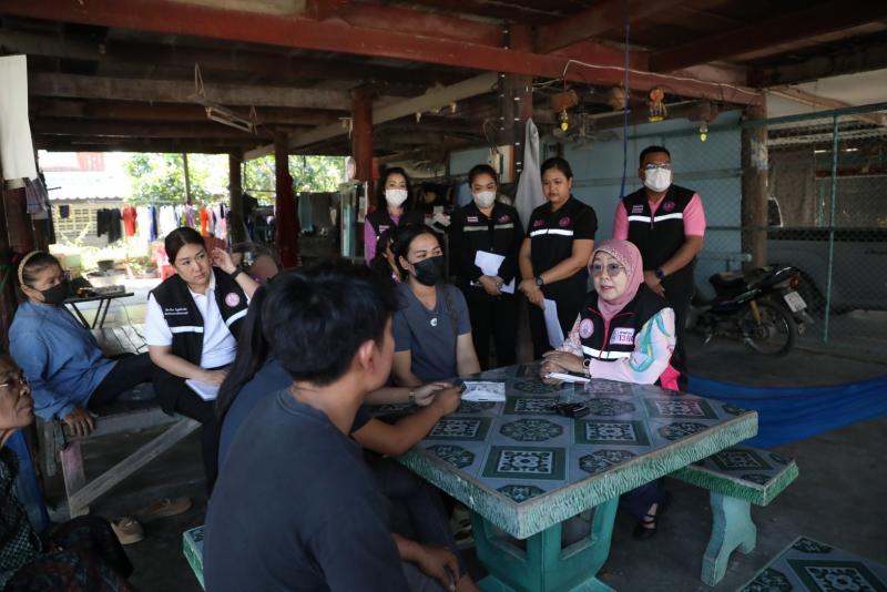 รองปลัด พม. ลงพื้น�