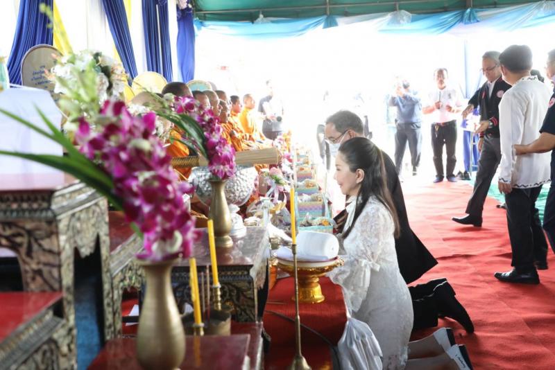 กัญจนา พร้อม พม. หน�