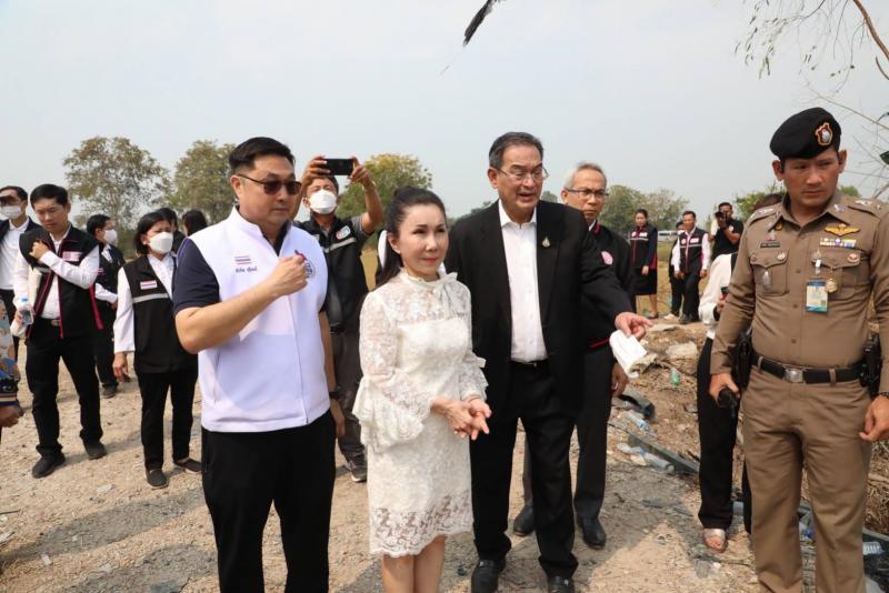 กัญจนา พร้อม พม. หน�