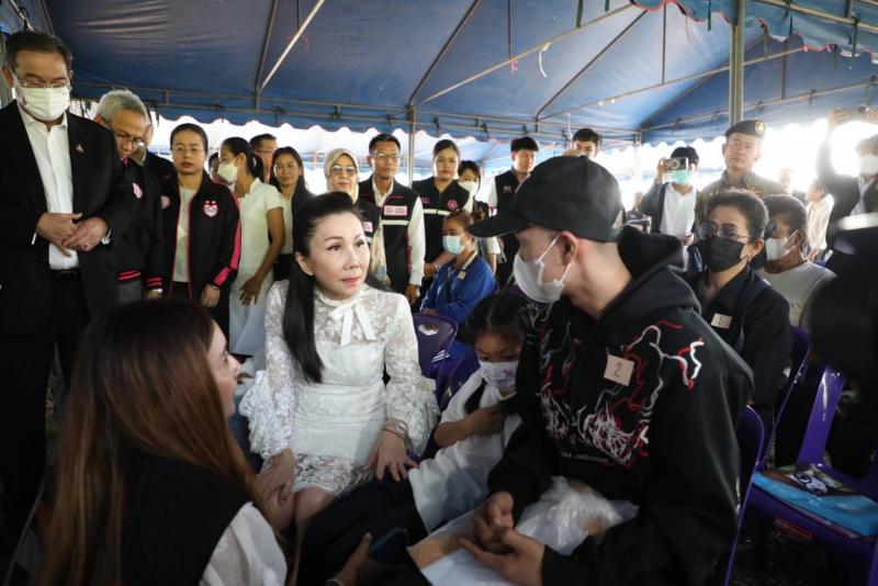 กัญจนา พร้อม พม. หน�