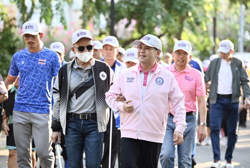 วราวุธ รมว.พม. ชื่น�