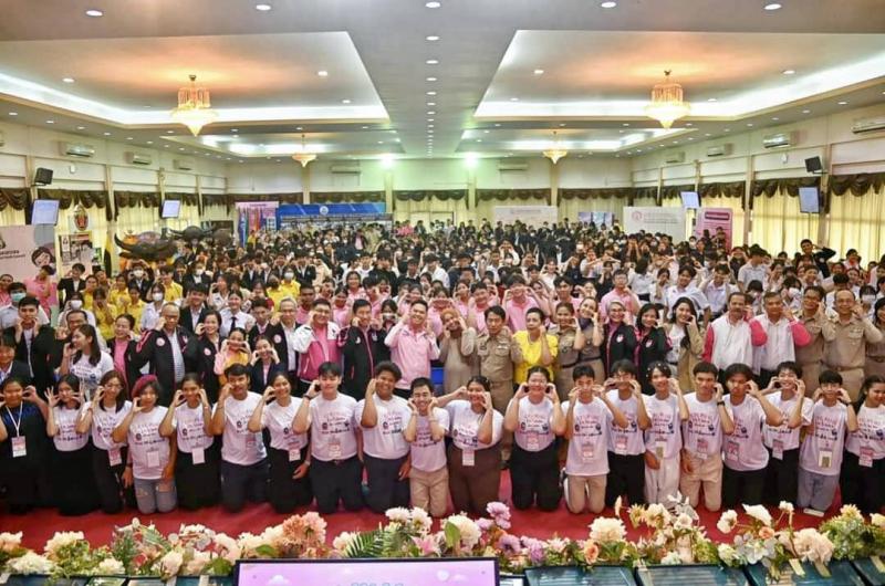 วราวุธ รมว.พม. เปิด�
