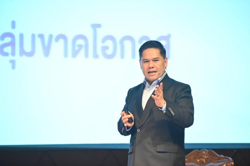 วราวุธ รุกเวที ม.ส�