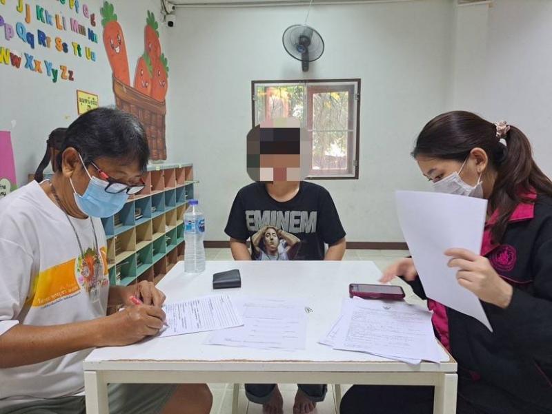 ศรส. พม. เข้าช่วยเด�